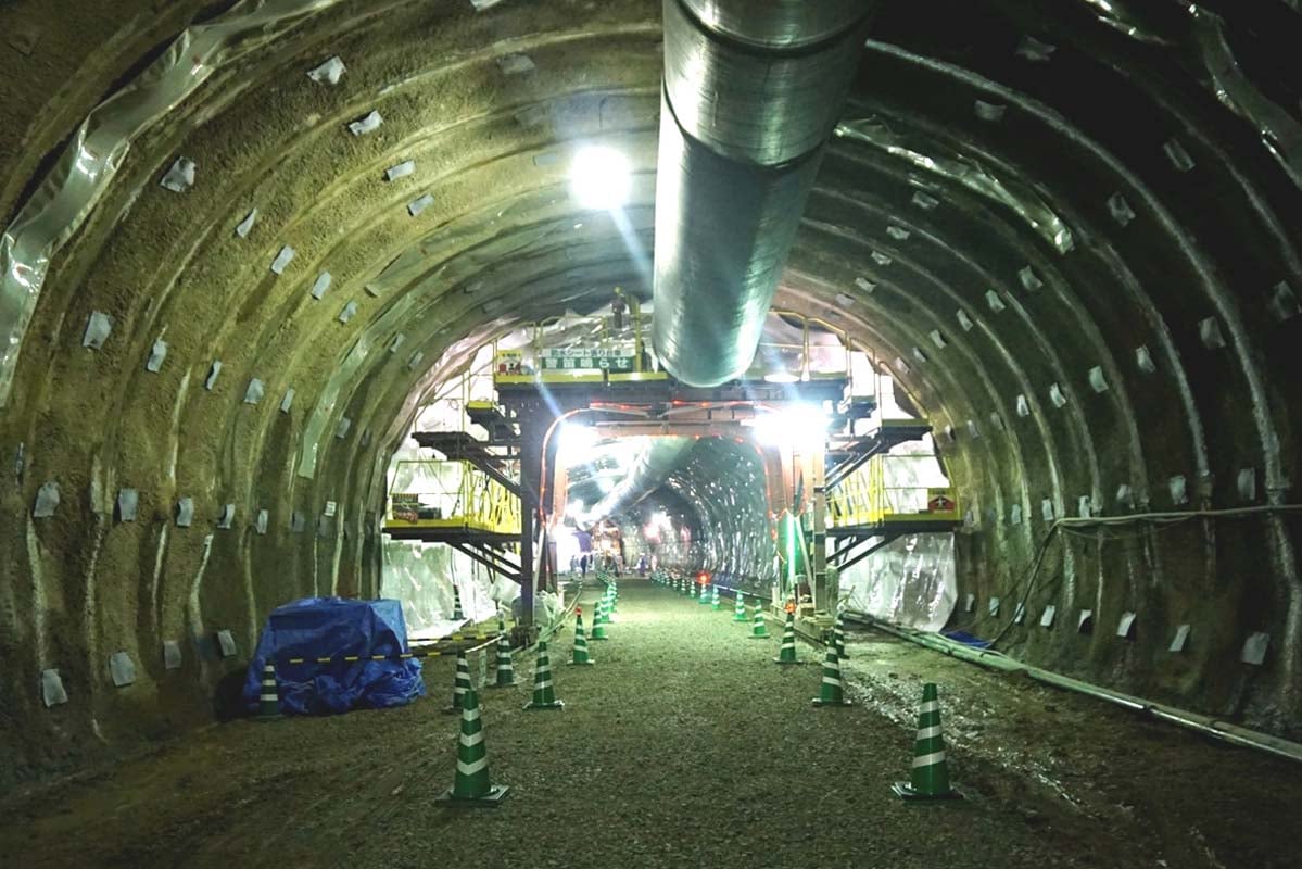 建設中のトンネル（画像：写真AC）