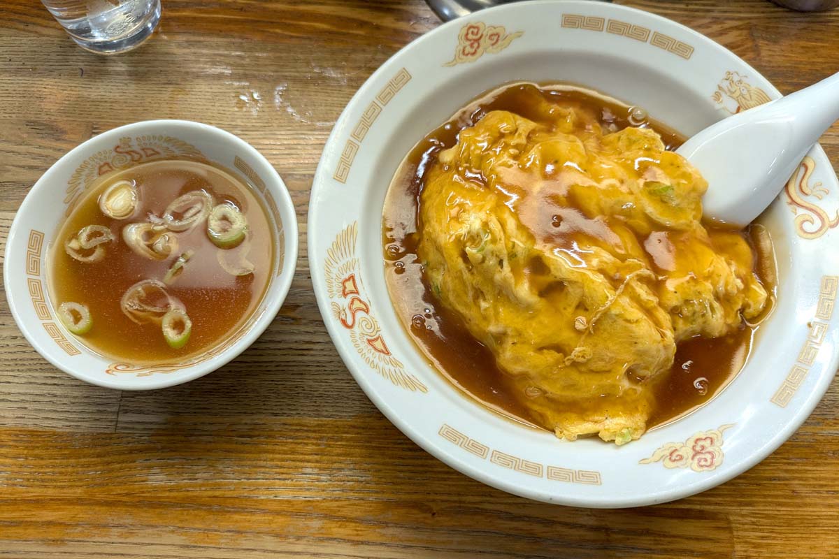 千成飯店の天津丼（画像：下関マグロ）
