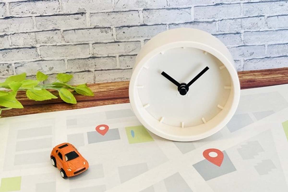 車と時間のイメージ（画像：写真AC）