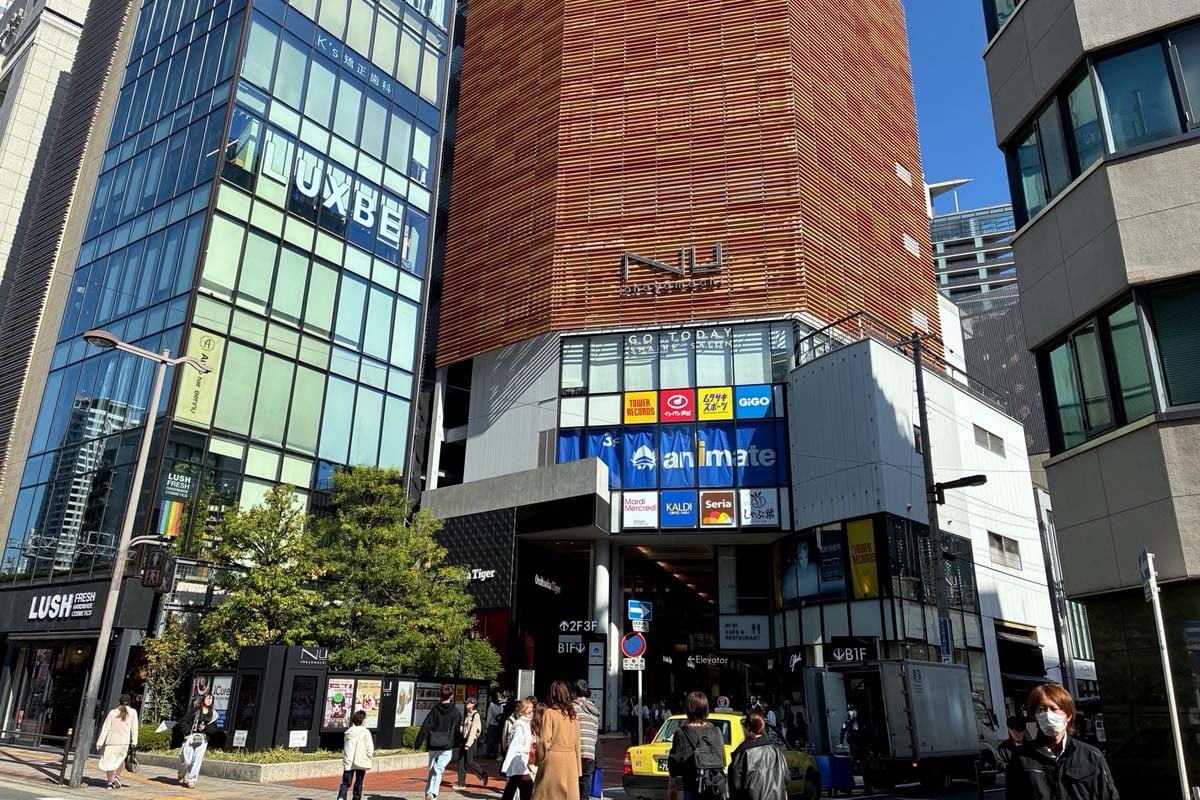 4月にオープンしたアニメイト梅田（画像：高田泰）