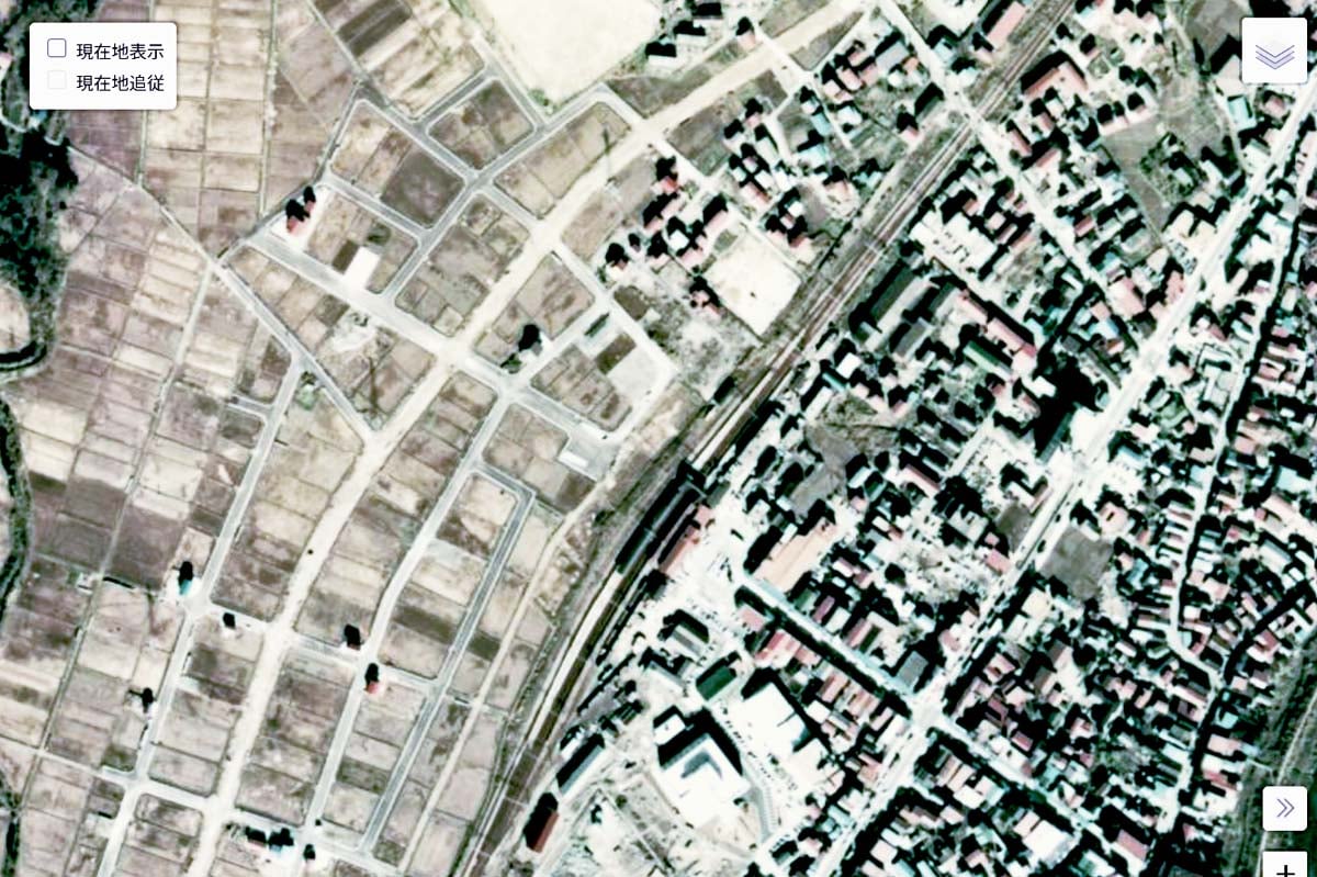 1975年頃の「六日町駅」周辺の航空写真（画像：国土地理院）