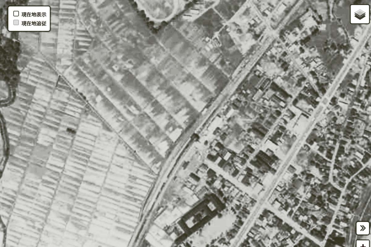 1963年頃の「六日町駅」周辺の航空写真（画像：国土地理院）