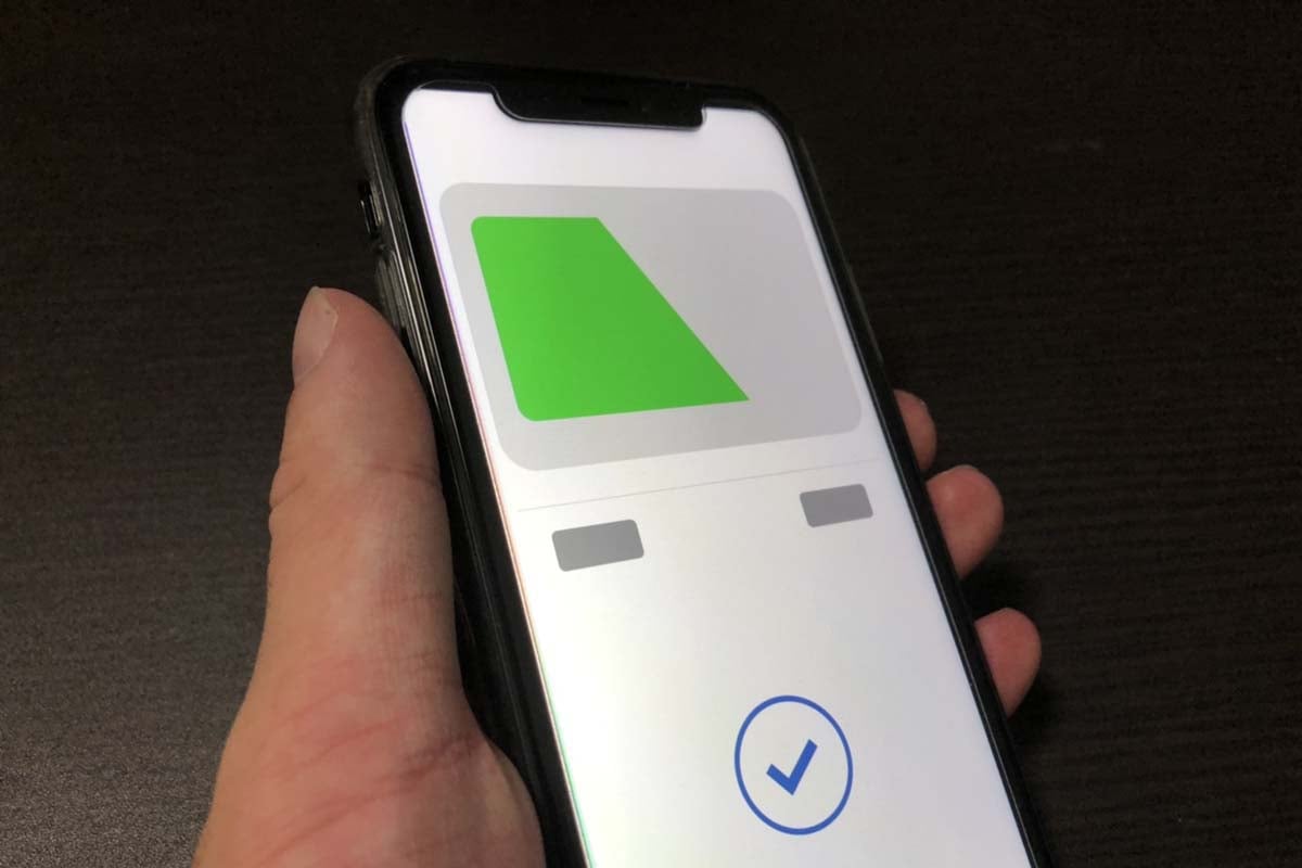 スマホに搭載された交通系ICカードイメージ（画像：写真AC）