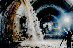 なぜトンネルは「水」に負けるのか？ 工事はなぜ止まる？ 新東名・中部縦貫・日本海東北道で露呈する地盤リスク