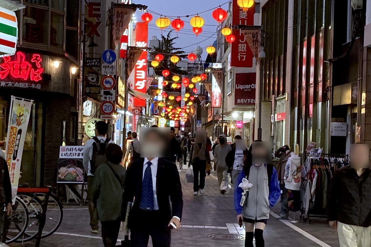 高円寺。2025年11月17日撮影(画像:Merkmal編集部)