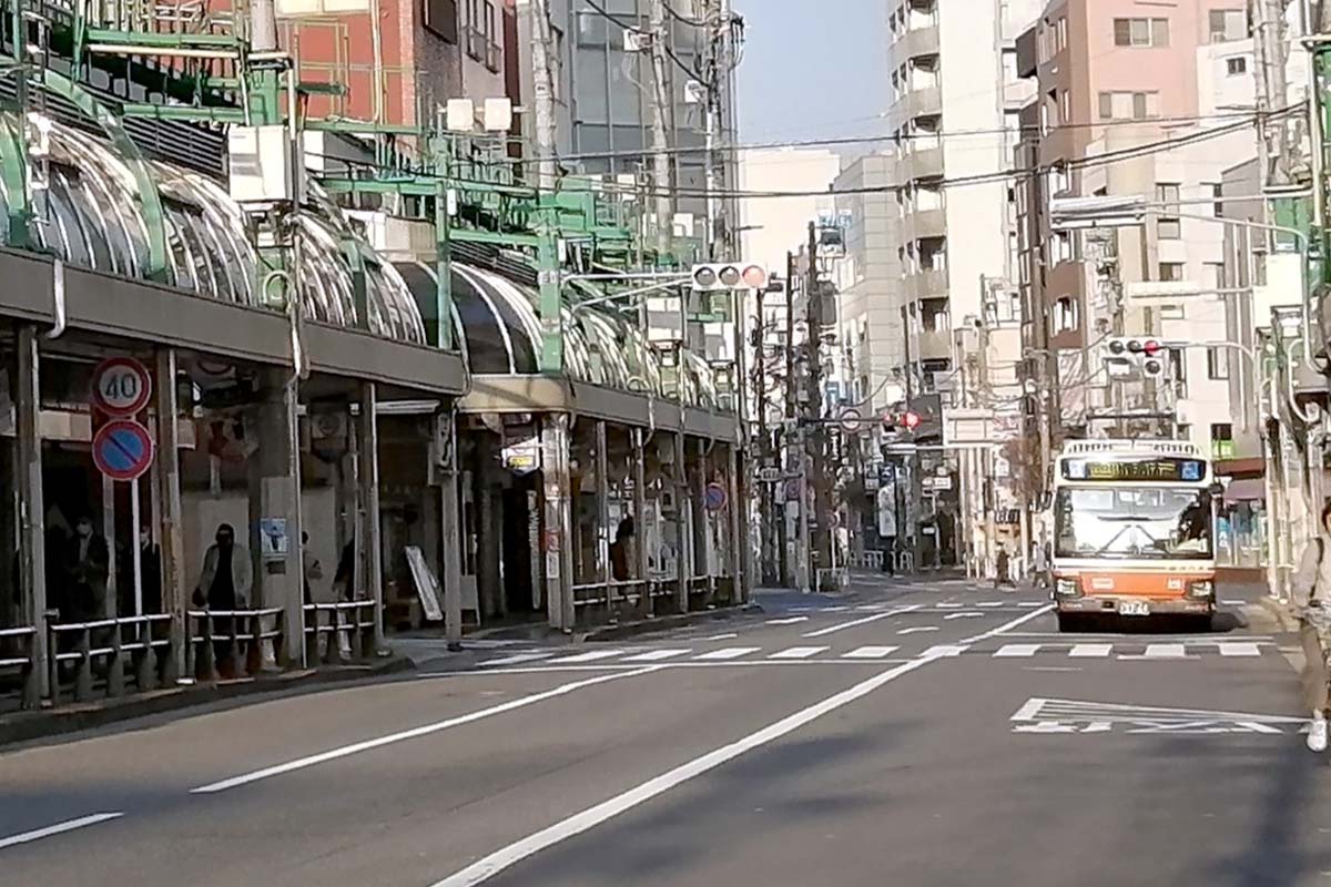 路線バス(画像:写真AC)