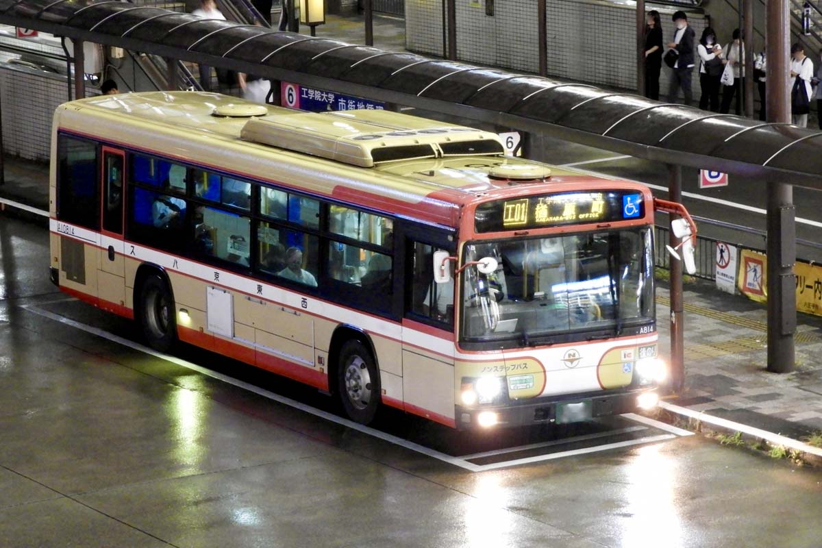 路線バス（画像：写真AC）