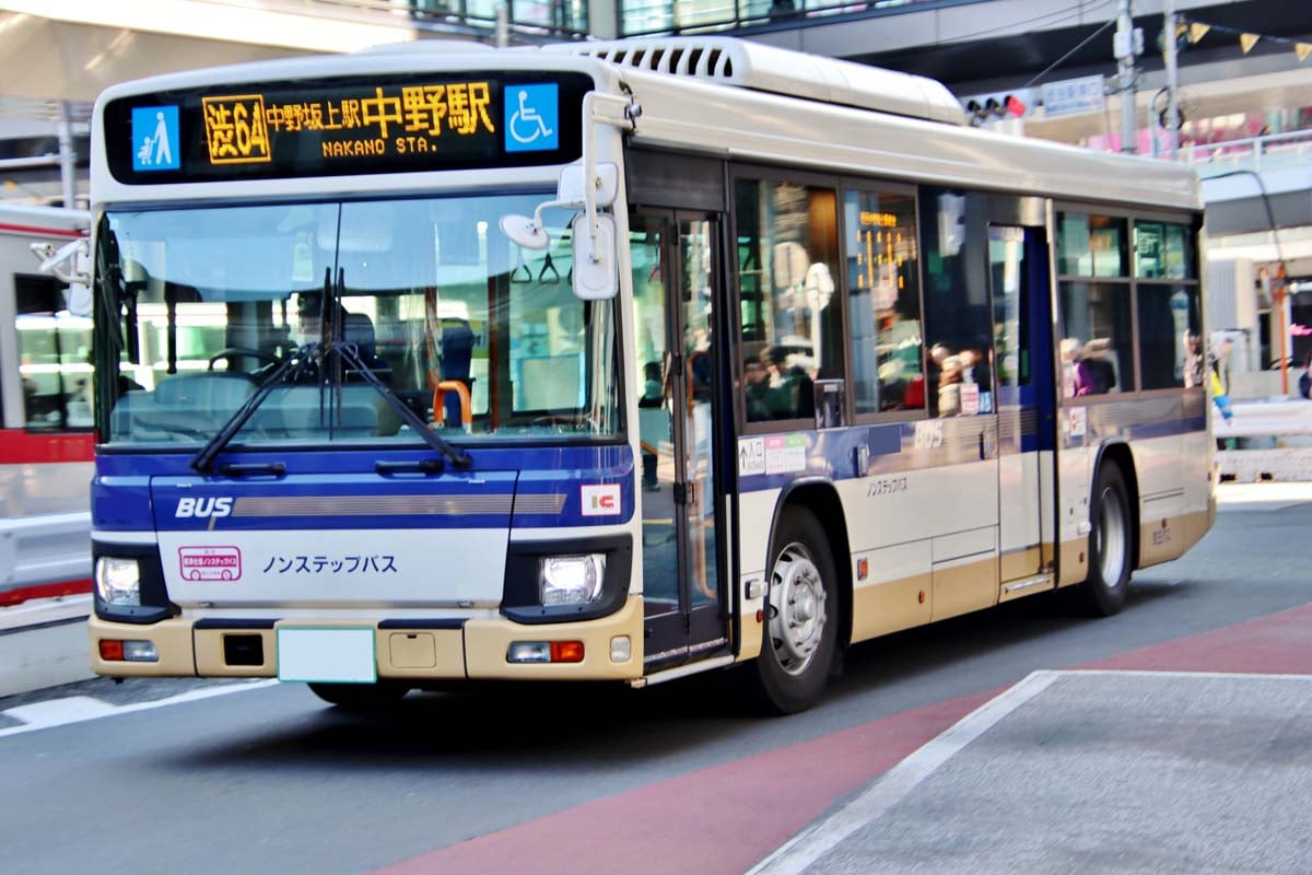 路線バス(画像:写真AC)