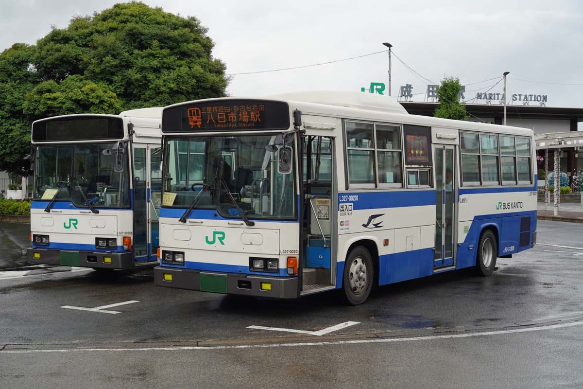 路線バス（画像：写真AC）