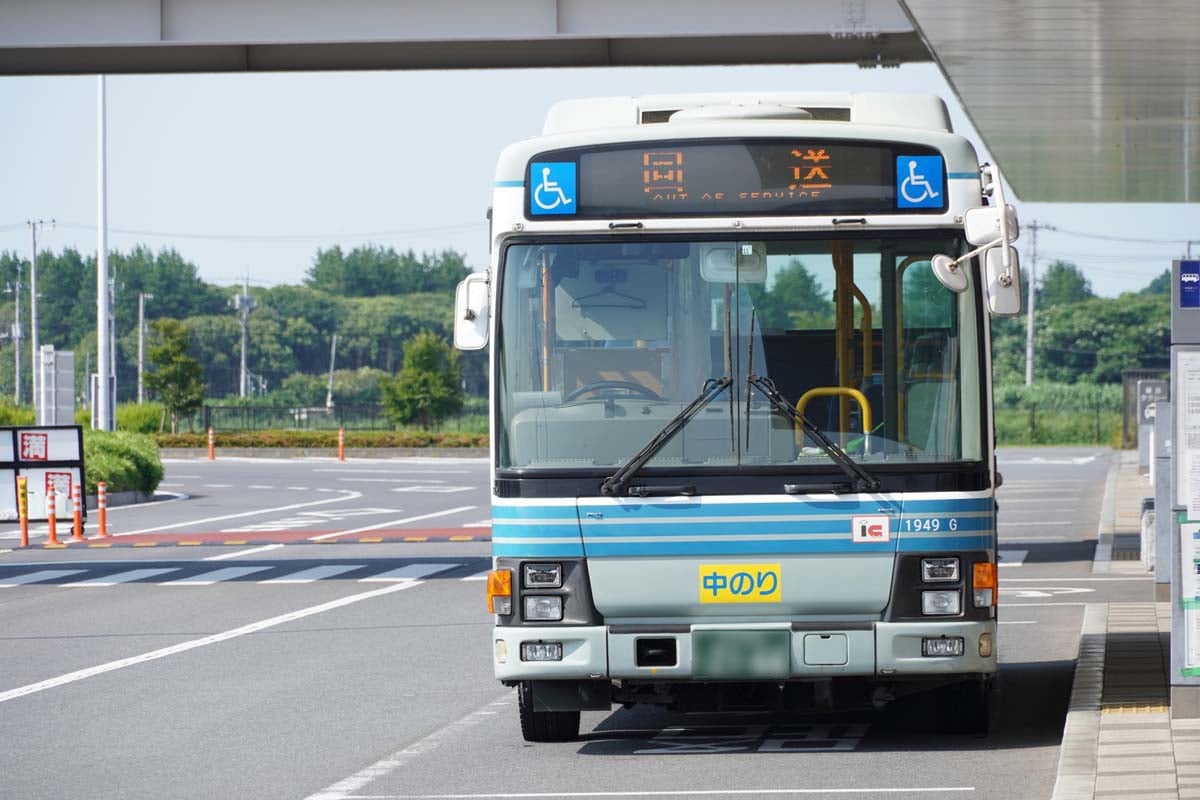 路線バス（画像：写真AC）