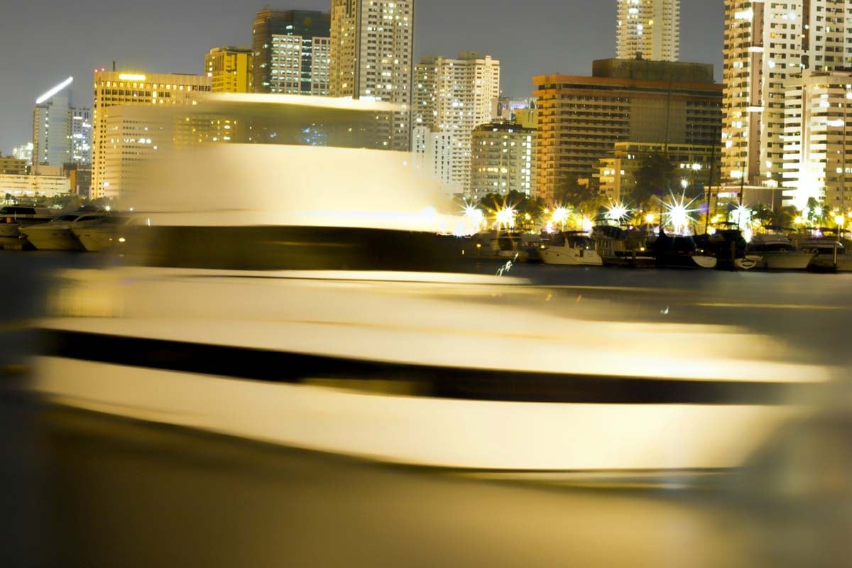 ナイトクルーズのイメージ（画像：写真AC）