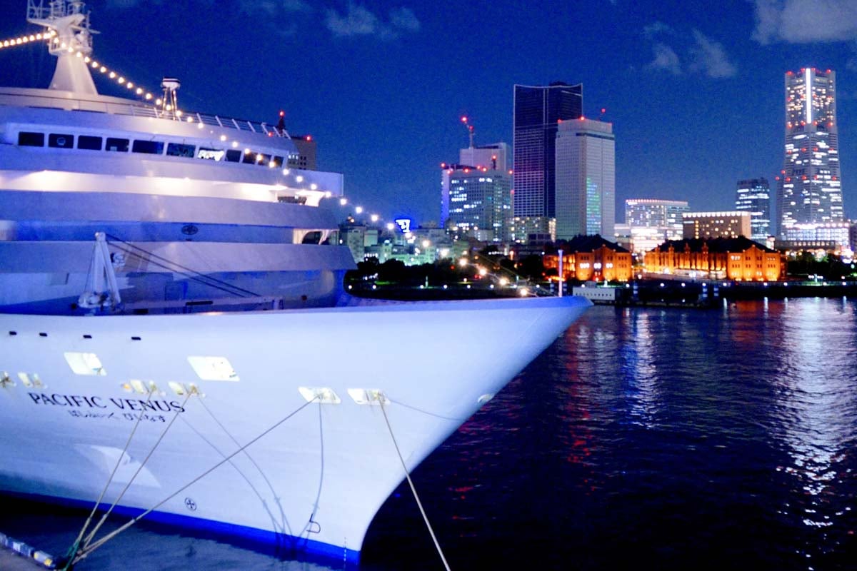 ナイトクルーズのイメージ（画像：写真AC）