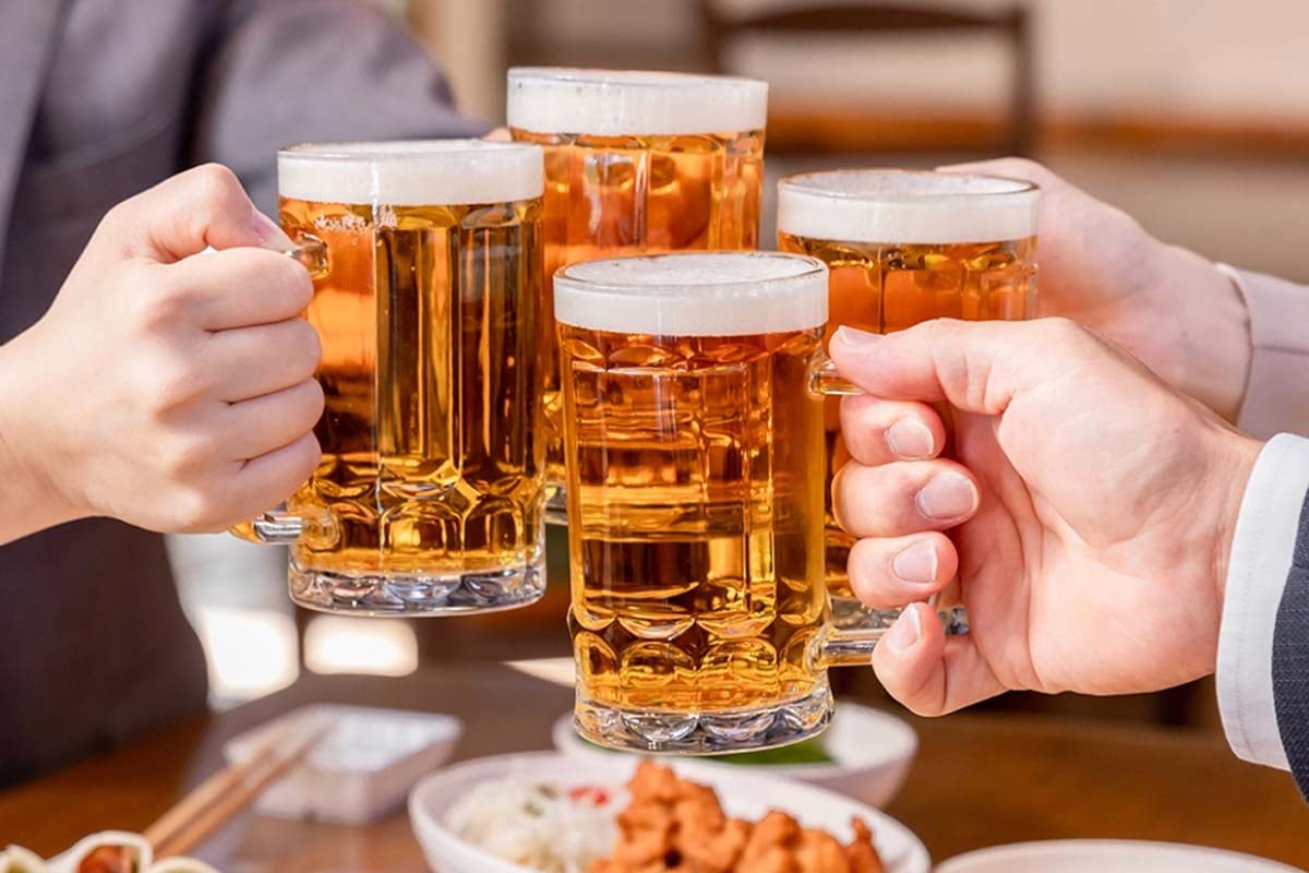 飲み会のイメージ（画像：写真AC）