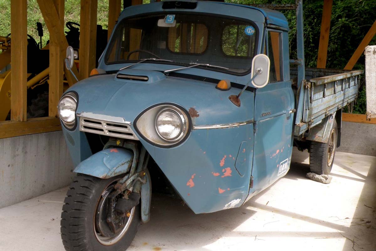 トラック（オート三輪）（画像：写真AC）