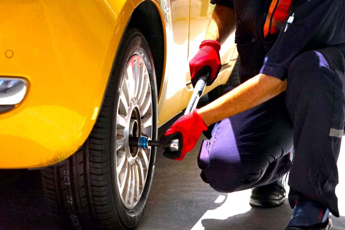 整備士イメージ(画像:写真AC)