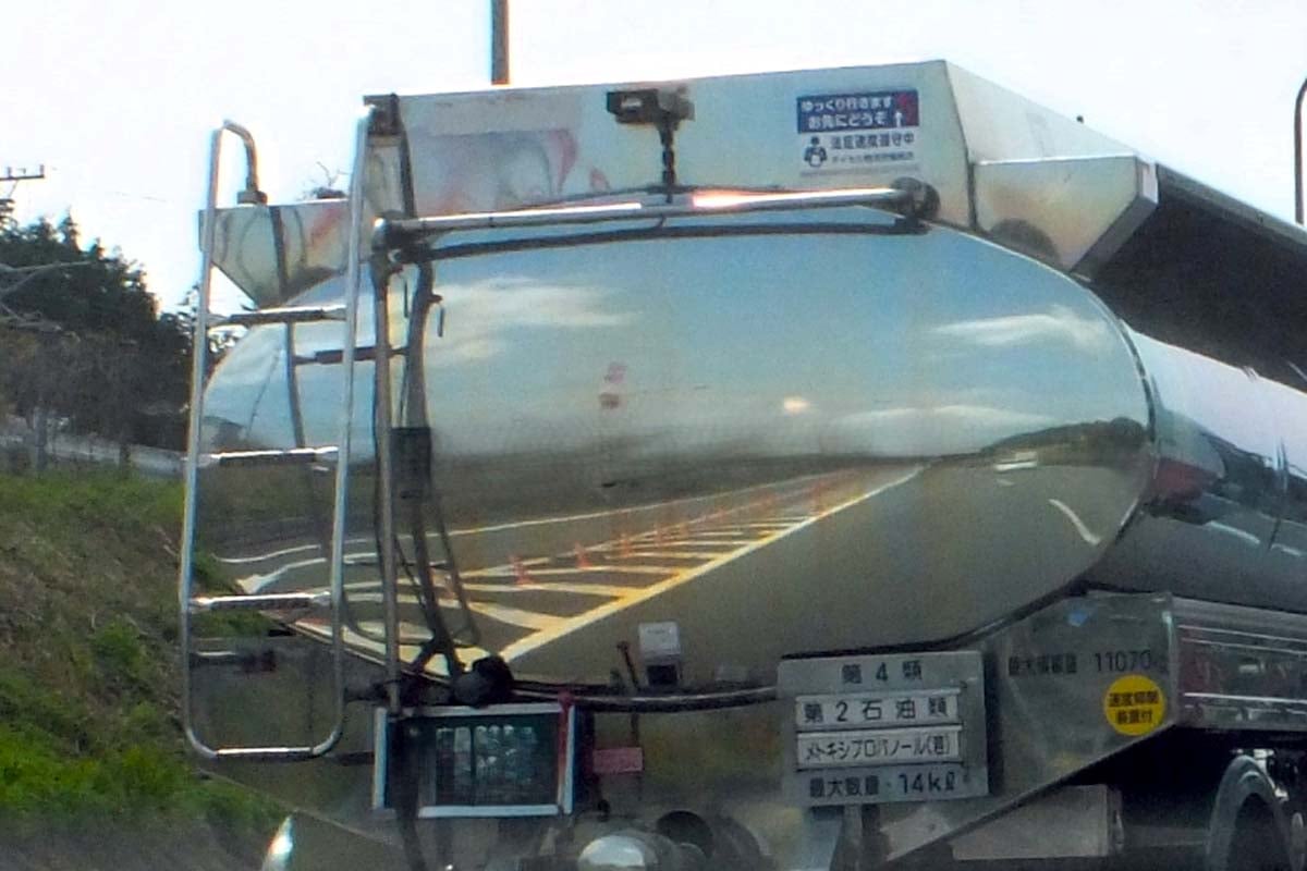 タンクローリーのイメージ（画像：写真AC）