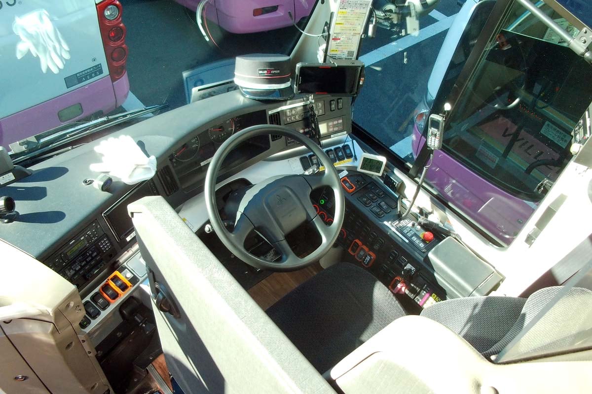 WILLER EXPRESS高速バス車両の運転席（画像：菅原康晴）
