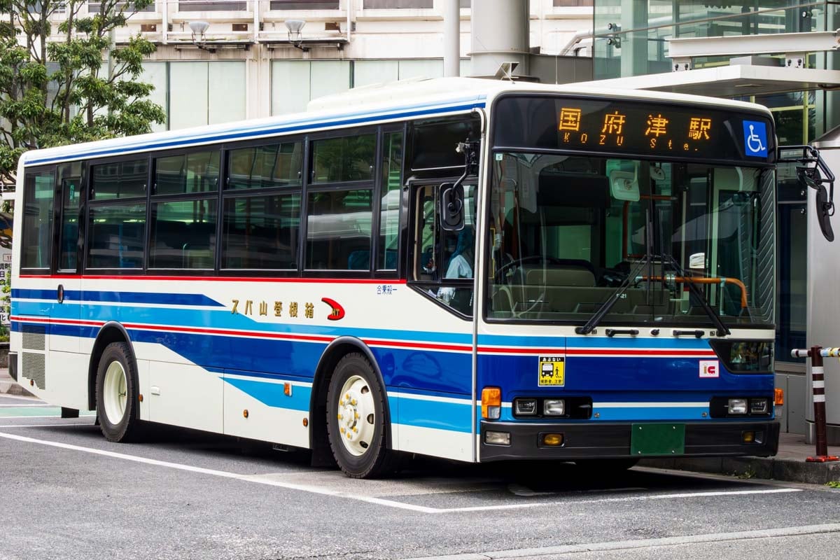 路線バス（画像：写真AC）