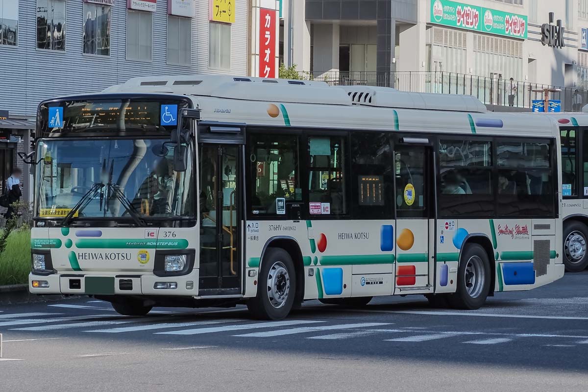 路線バス（画像：写真AC）