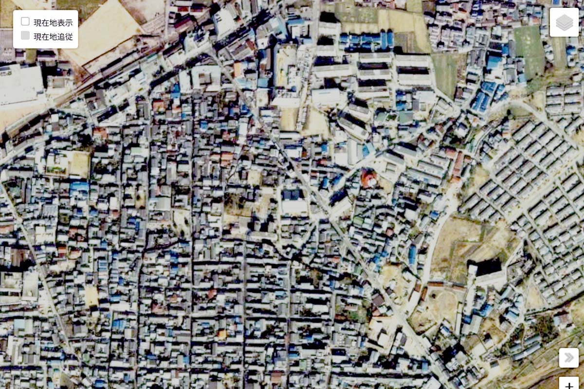 1980年頃の「富田林駅」周辺の航空写真（画像：国土地理院）