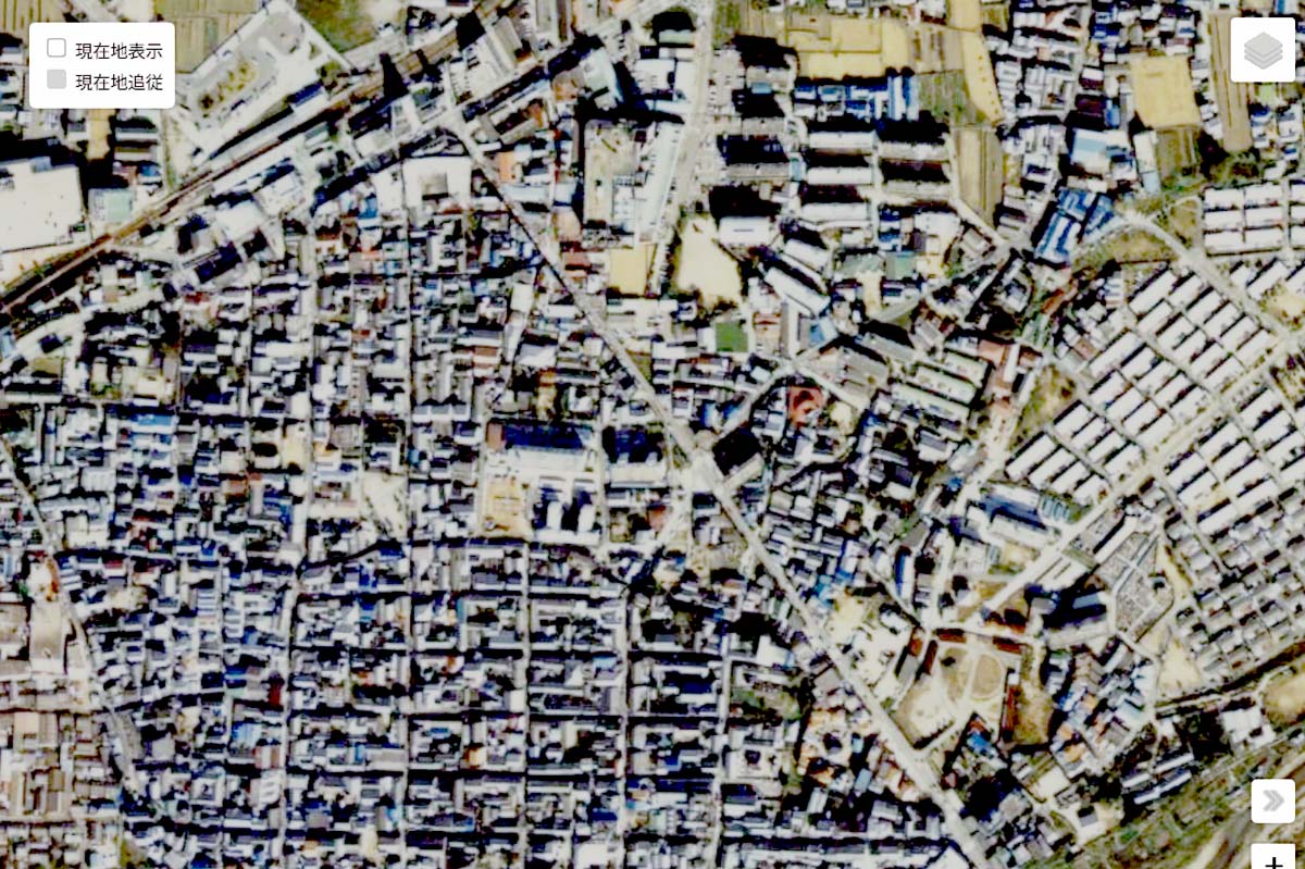 1985年頃の「富田林駅」周辺の航空写真（画像：国土地理院）