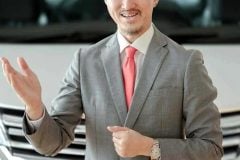 「ディーラーに行くのは気まずい」 中古輸入車ファンの本音を突く、オートバックスの新戦略――55万台割れの逆風下「一貫した信頼」の正体