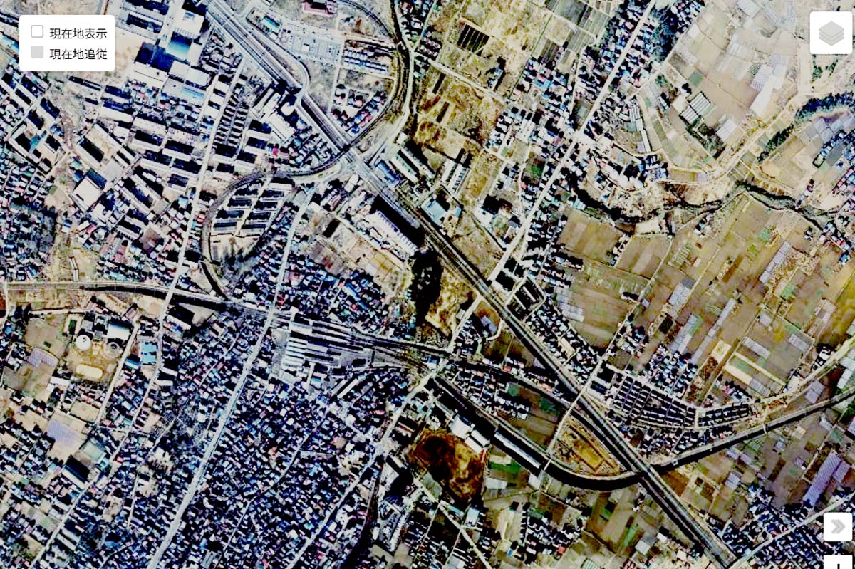 1975年頃の「京成津田沼駅」周辺の航空写真（画像：国土地理院）