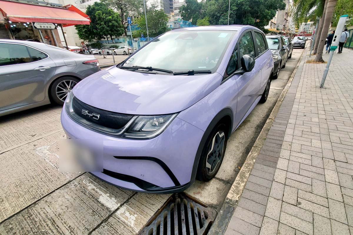 BYDの車。香港の風景。11月中旬撮影（画像：武田信晃）