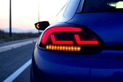 「法律じゃないけど当たり前」 渋滞末尾のハザード、プロの“無言の掟”が日本の道路を守ったのか？