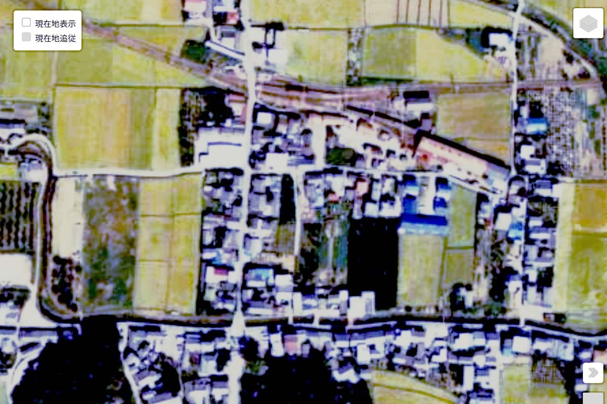 1985年頃の「伊太祈曽駅」周辺の航空写真（画像：国土地理院）