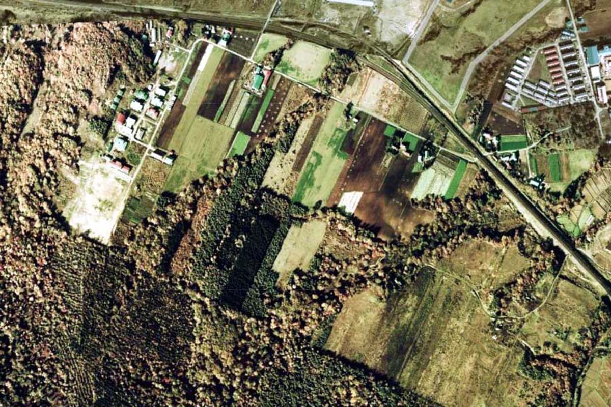 1975年頃の北海道ボールパークFビレッジ周辺の航空写真（画像：国土地理院）