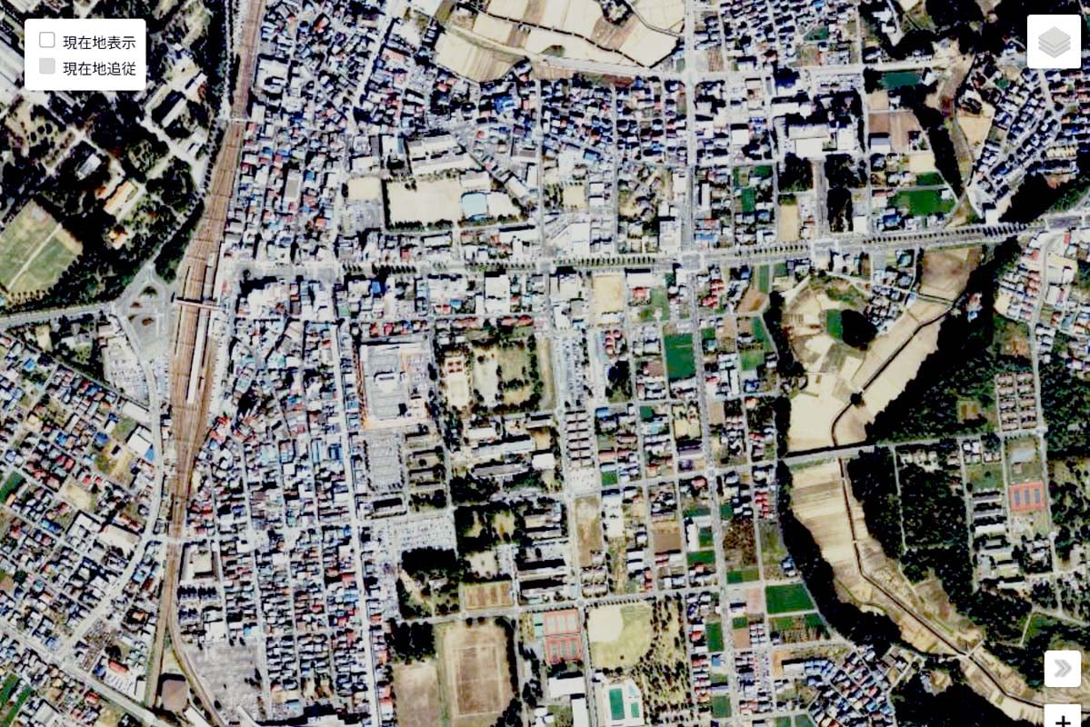 1985年頃の「勝田駅」周辺の航空写真（画像：国土地理院）