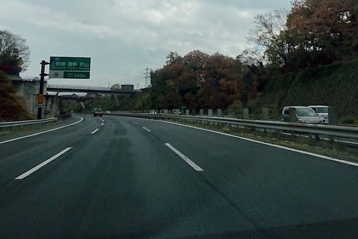中央道上り線。上野原IC手前（画像：都野塚也）