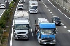 【画像】「えぇぇぇ！」 これがトラックドライバーの「最新年収」です！（計6枚）