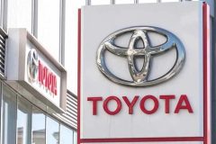 トヨタが世界を「現実」に引き戻した日――「5分で充電、10年壊れない」は実現するか？ 日本車、新興国市場の主導権奪還シナリオ