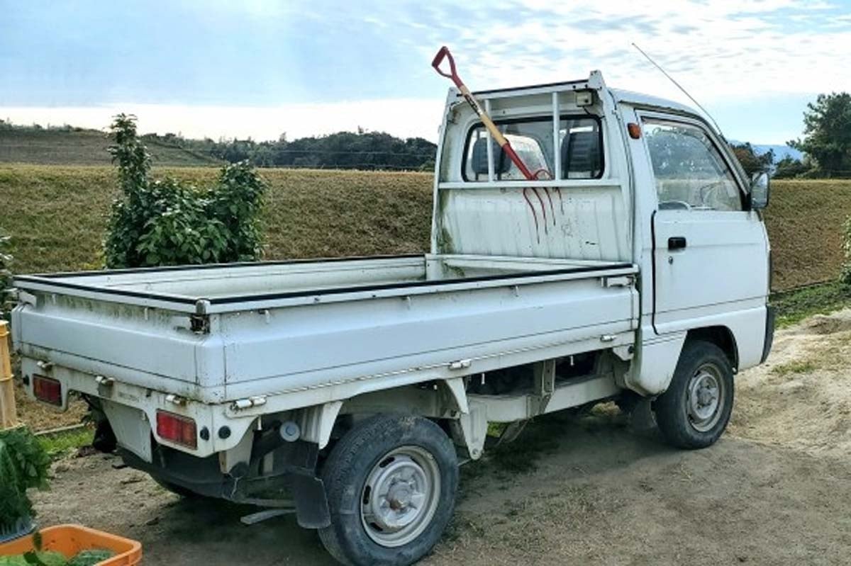 軽トラは日本の農家にとって欠かせない存在（画像：写真AC）