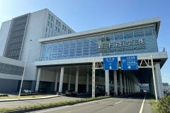 「タクシーの敵」はどこへ消えた？　新千歳空港の“一等地”に陣取る配車アプリ、世界が驚く「日本流」の生存戦略とは