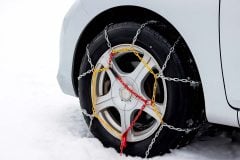 「3000台を16時間封鎖した代償」 山陽道を麻痺させた「ノーマルタイヤ車」、その不作為が奪った巨額の公的利益とは