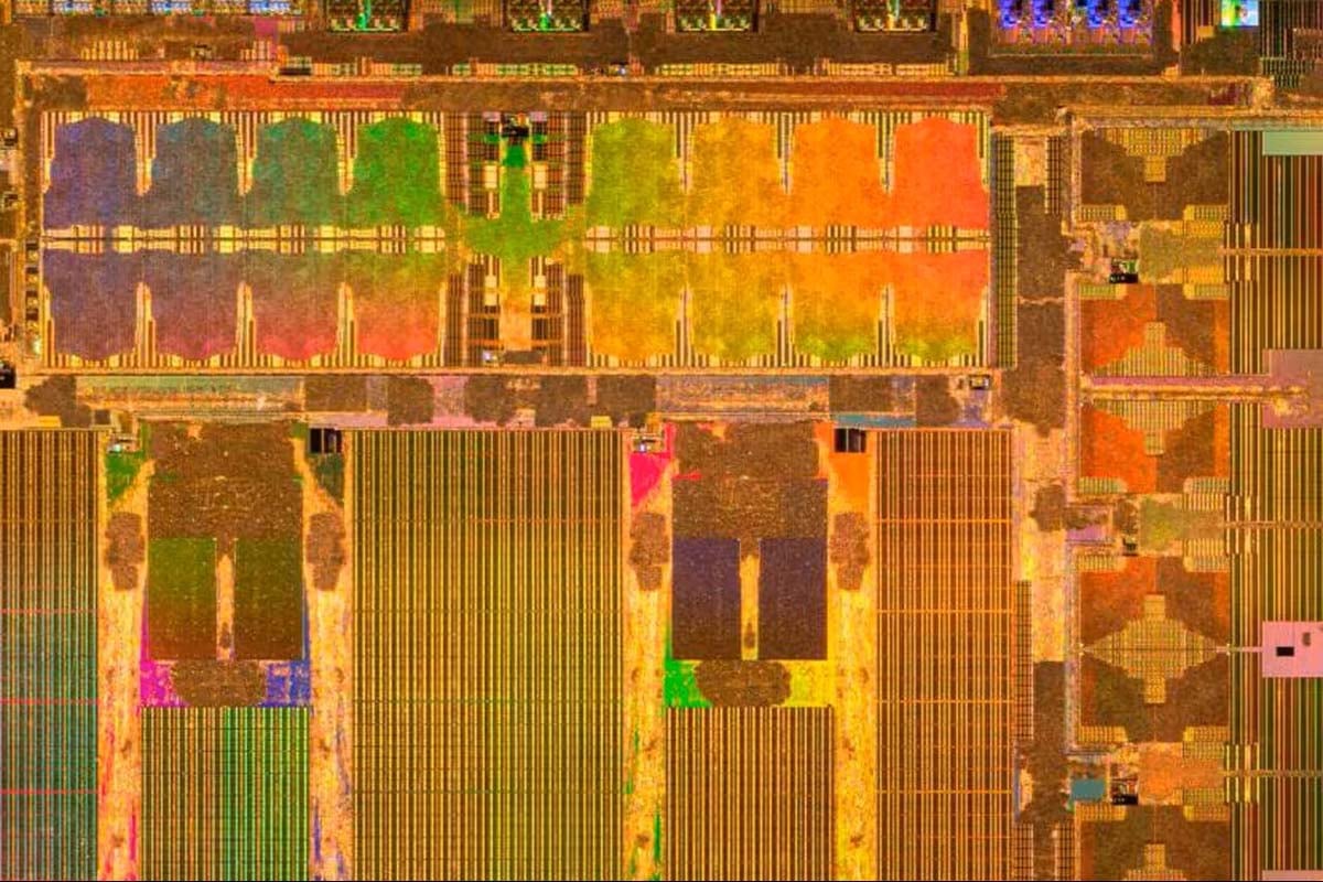 FSDチップ（画像：テスラ）