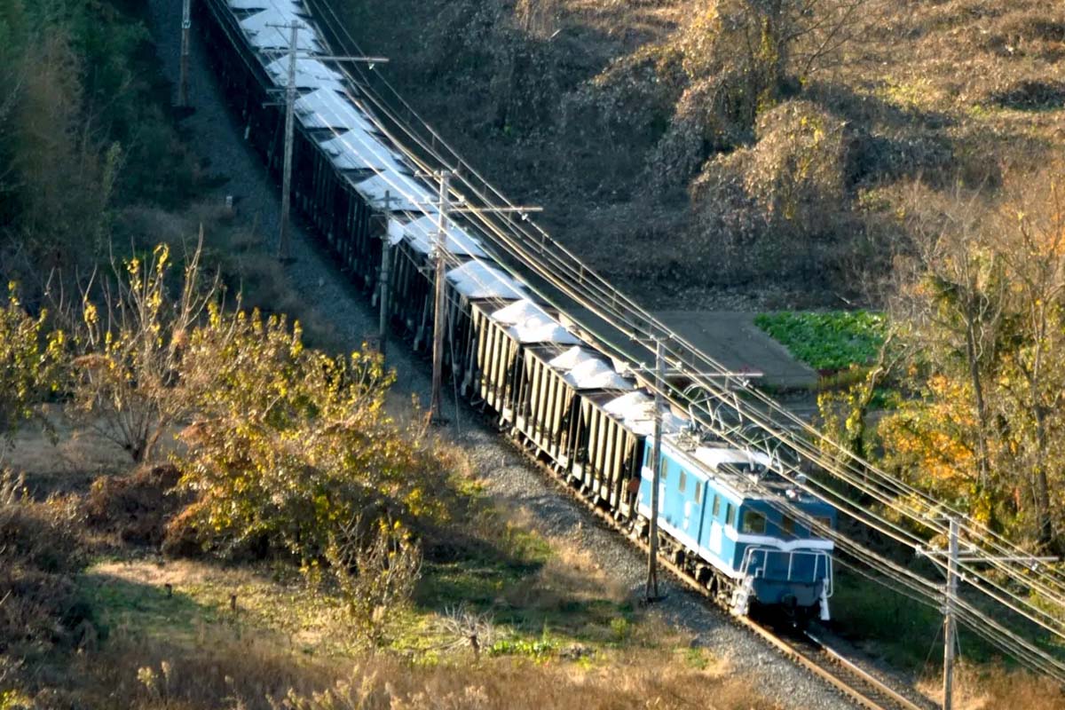 秩父鉄道の鉱石輸送列車（画像：秩父鉄道）