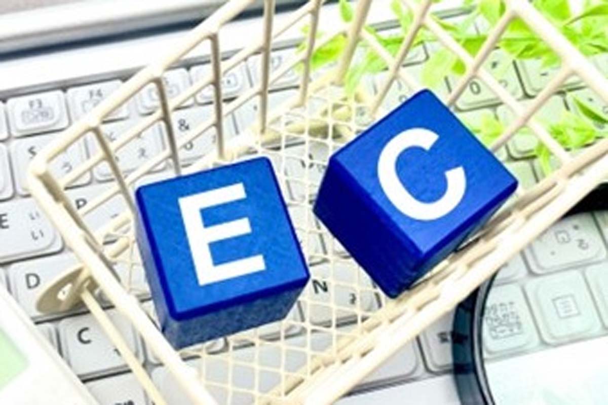 ECサイトでは、当然買う前に現物の確認はできない（画像：写真AC）