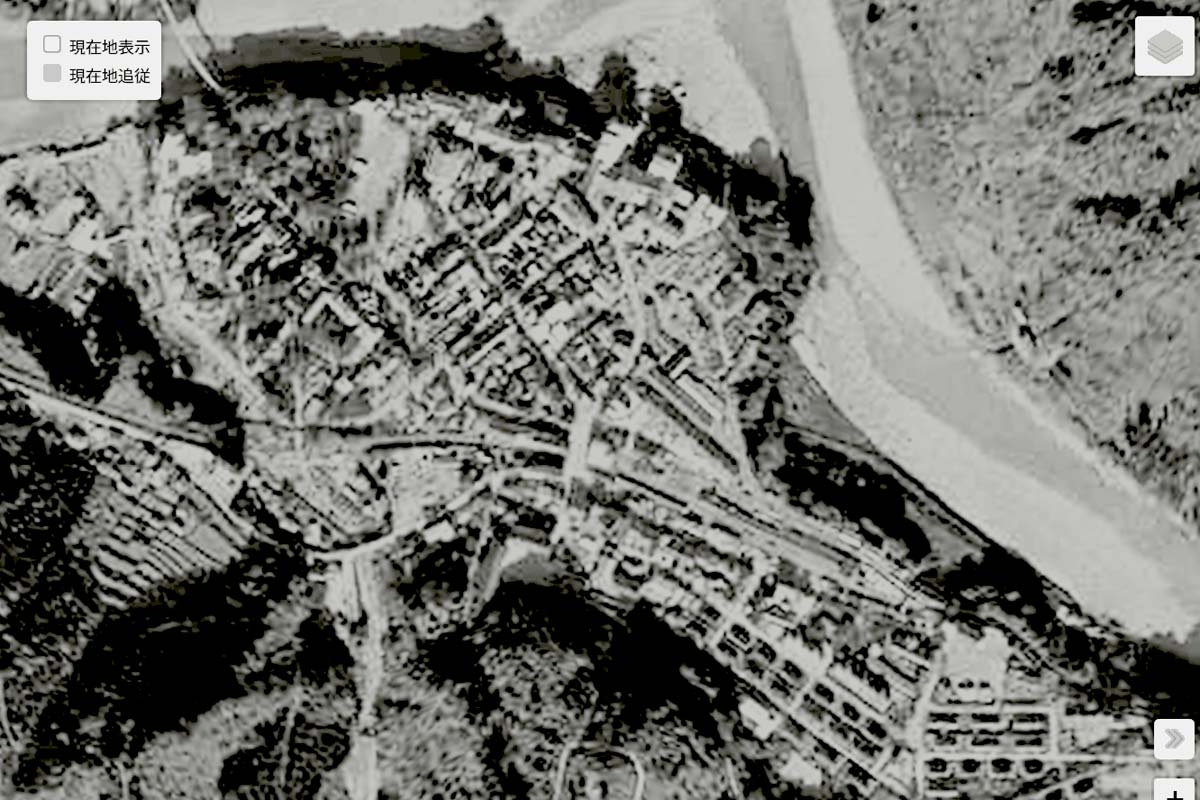 1963年頃の「宇奈月駅」周辺の航空写真（画像：国土地理院）