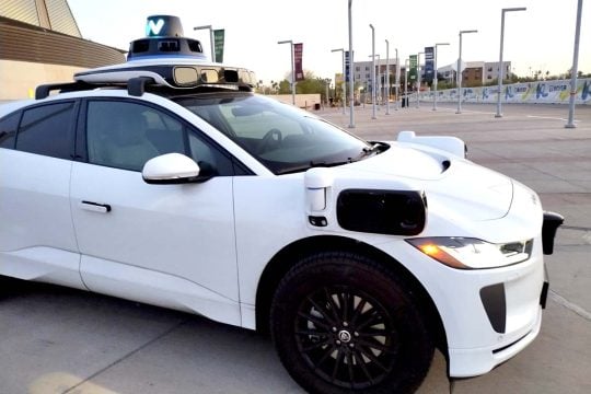 「AIをだますのは簡単です」――自動運転車を8割の確率で誤動作させる方法とは？ その脆弱性を考える