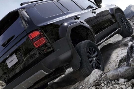 「ランクル高騰」は氷山の一角？ 中古車落札平均8%上昇、もはや「売らずに持つ」のが正解なのか