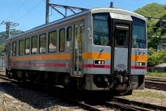 「黒字で赤字線を救う」は限界？――JR3社が内部補助を否定、100年前の鉄橋を誰が直すのか