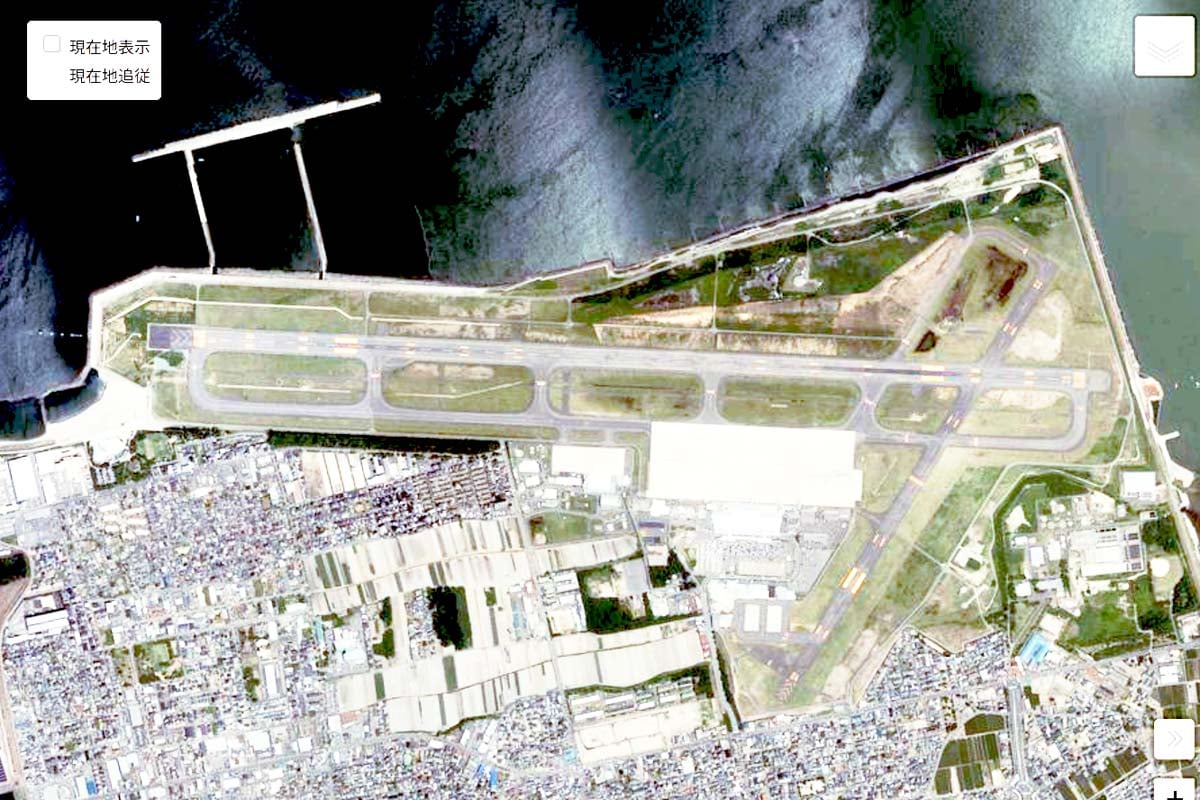 現在の「新潟空港」周辺の航空写真（画像：国土地理院）