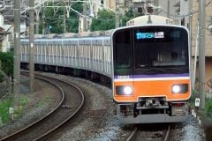 「ミニ国鉄」と呼ばれた地味な私鉄、なぜ3期連続最高益？――463km抱えて利益率15%の異例経営とは