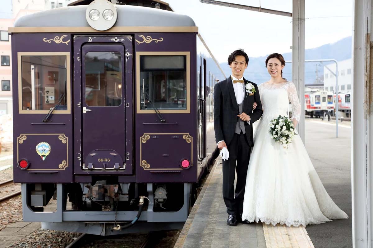 沿線のホテルとコラボしたウエディング列車（画像：みちのりホテルズ）