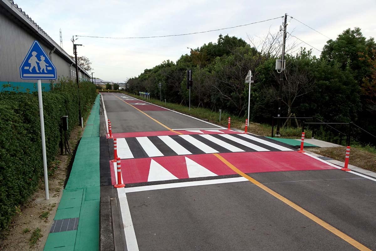 スムーズ横断歩道(画像:キクテック)