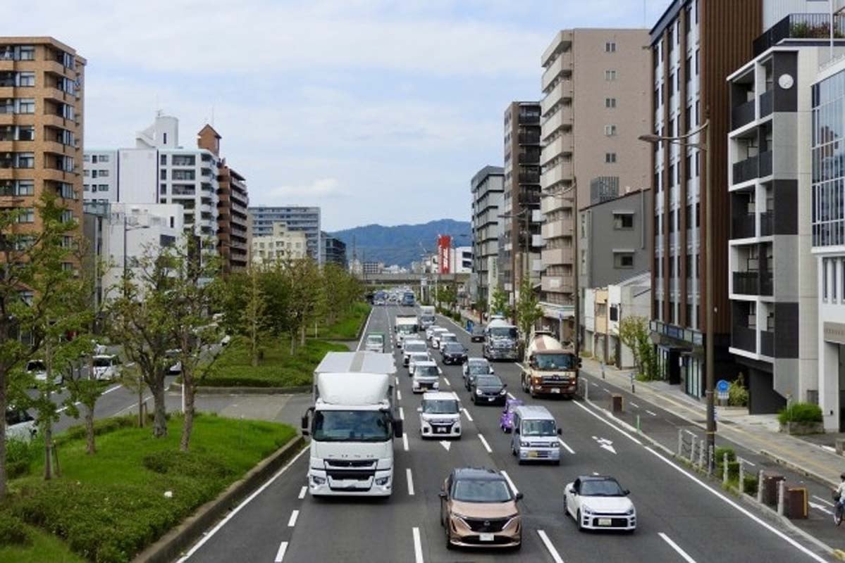 移動インフラの維持（画像：写真AC）